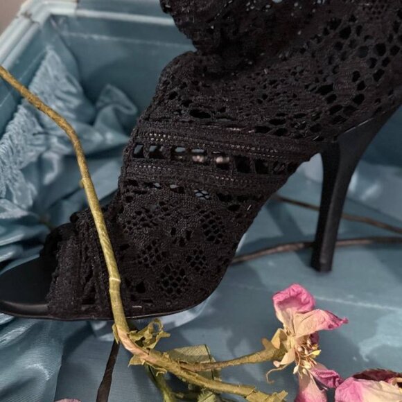 Dolce & Gabbana Black Lace Stiletto Booties Heels Peep Toe Size 37 EU 7 US Italy - Picture 12 of 13